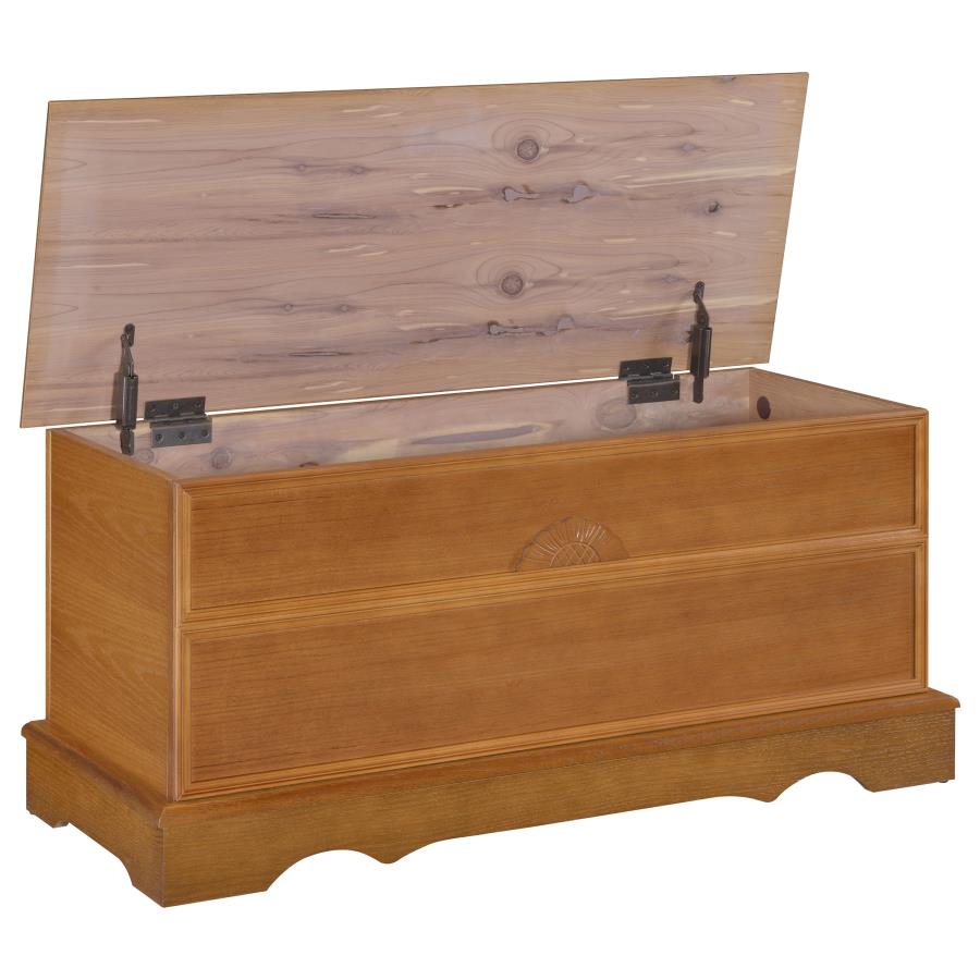 Cedar Chest With Locking Lid