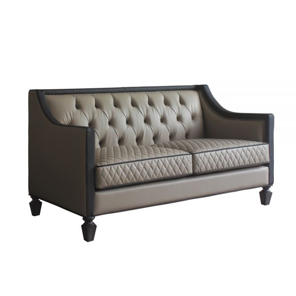House Beatrice Loveseat with 3 Pillows