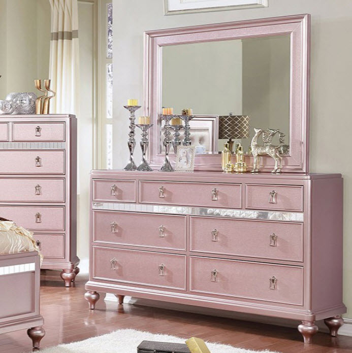 Avior Mirrored accent panels Dresser