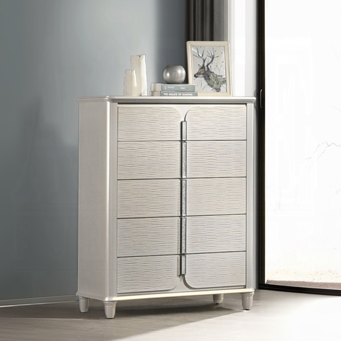 Laveda Elegant Chest