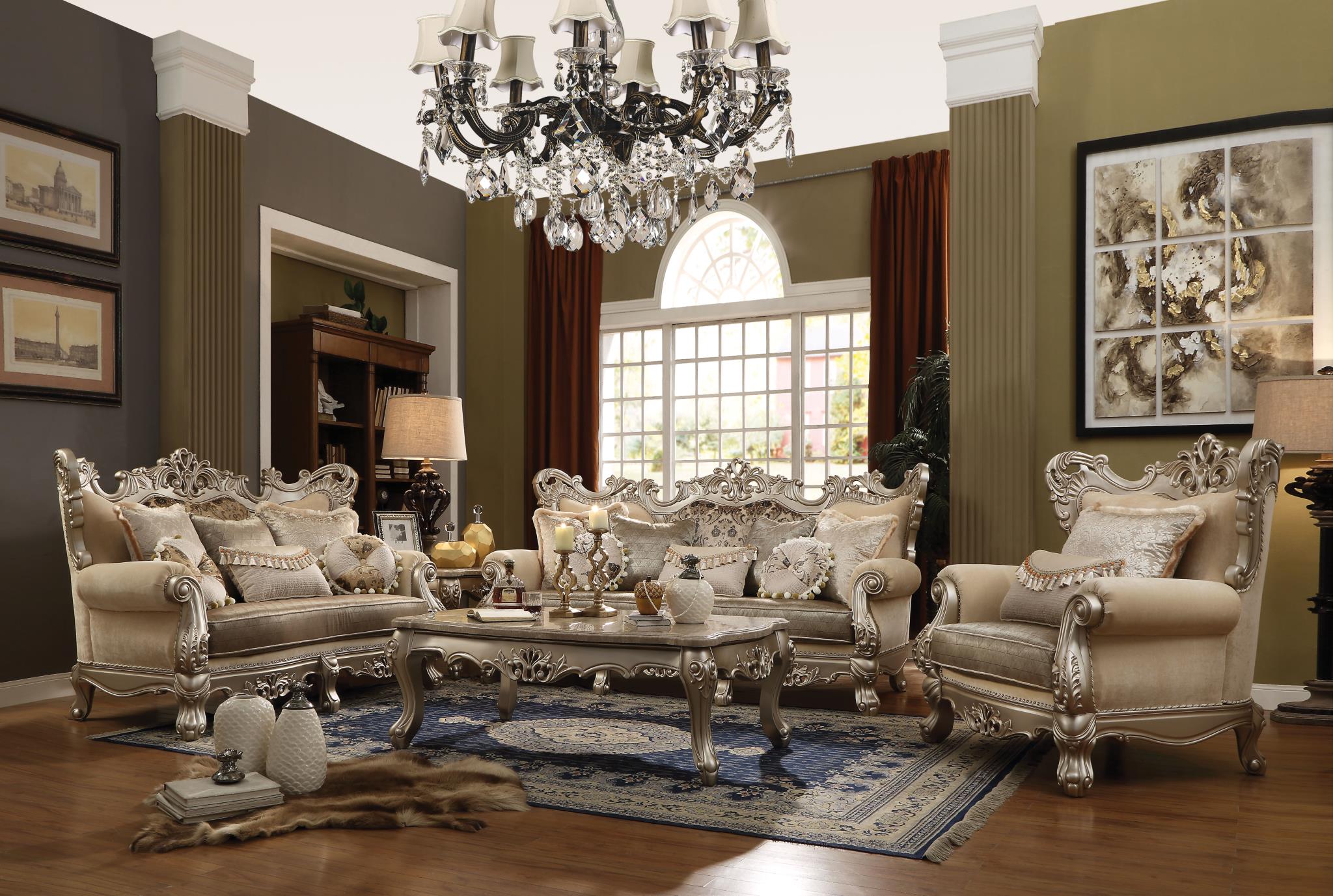 Ranita Victorian Style Sofa with 7 Pillows