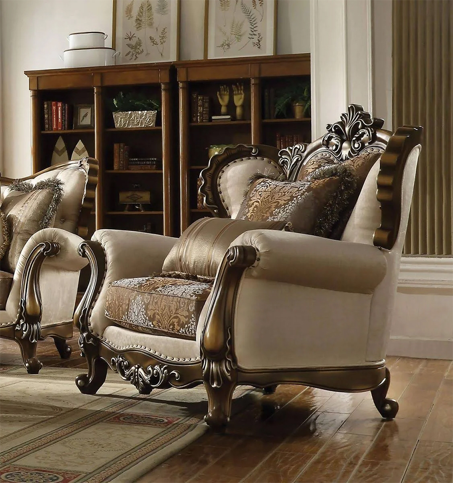 Latisha Traditional Style Chair with 2 Pillows 